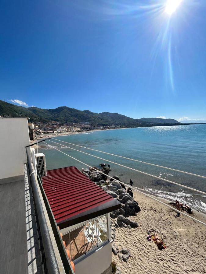 Casa Marina, La Terrazza Sul Mare Acomodação com café da manhã Cefalù Exterior foto